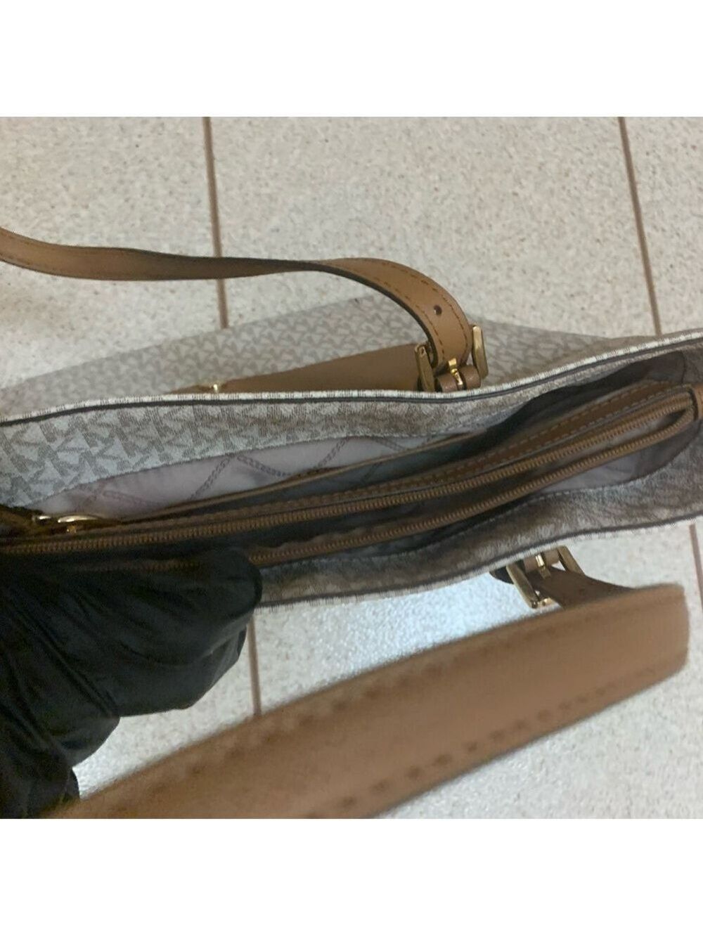 MICHAEL Michael Kors Tan Tote with Structured Design - Picture 2 of 3